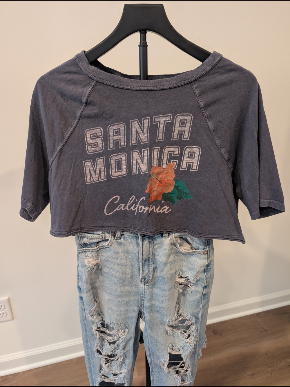 Aeropostale Gray "Santa Monica" Oversized Crop Top with Floral Accent - Picture 2 of 7